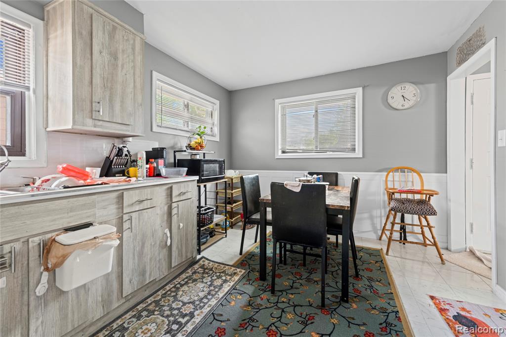 8153 Dale, Center Line, MI 48015 — Photo 9