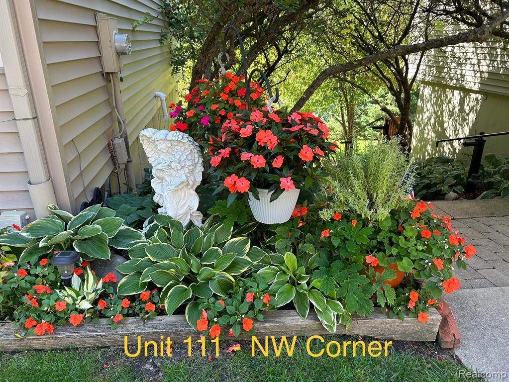616 RICKETT Road, 111, Brighton, MI 48116 — Photo 21