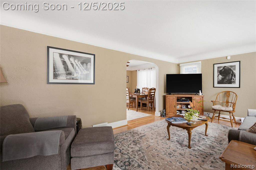 8121 Edward, Center Line, MI 48015 — Photo 4