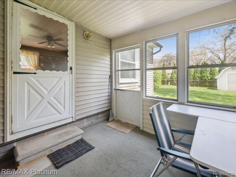 2338 ROSELAWN Street, Wolverine Lake, MI 48390 — Photo 17