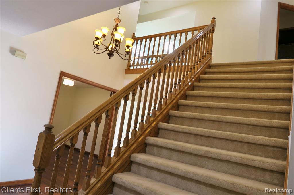 7233 OAKWOOD Drive, West Bloomfield, MI — Photo 31