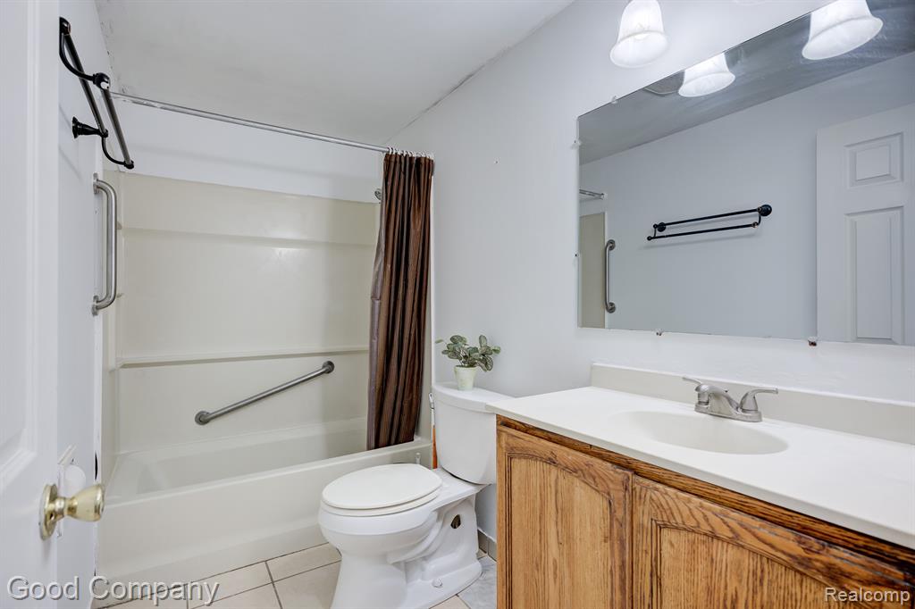 45756 KENSINGTON Street, 319, Utica, MI 48317 — Photo 17