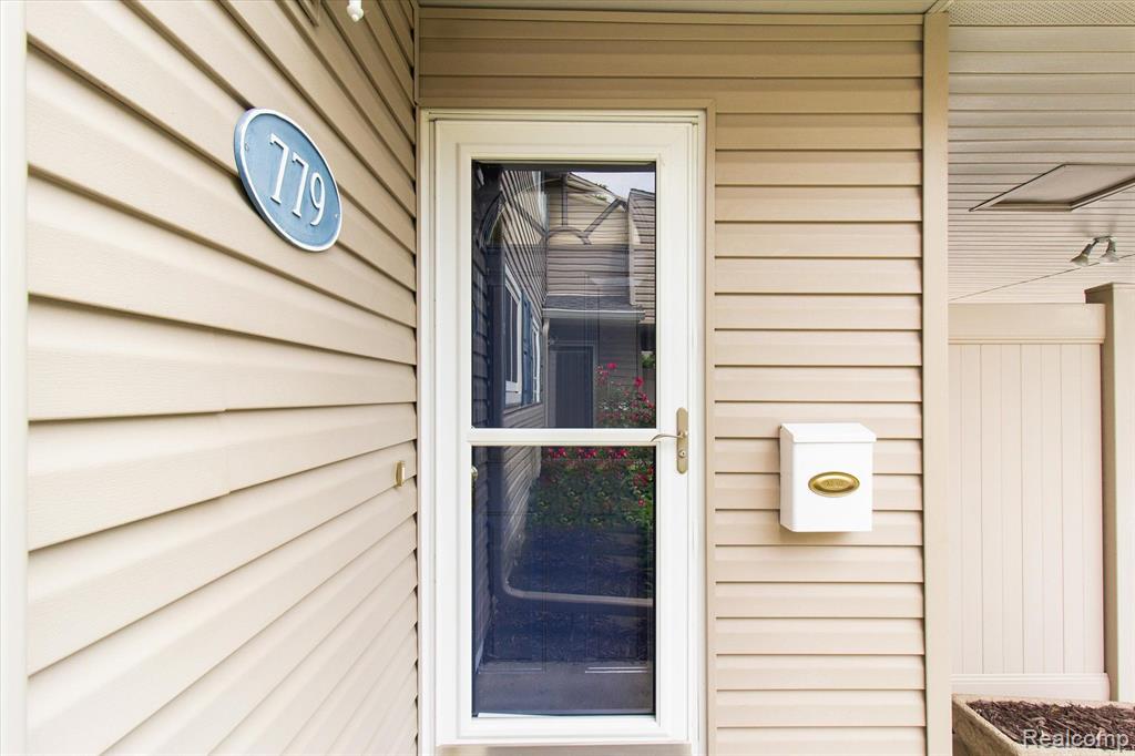 779 KIRTS Boulevard, Troy, MI 48084 — Photo 6