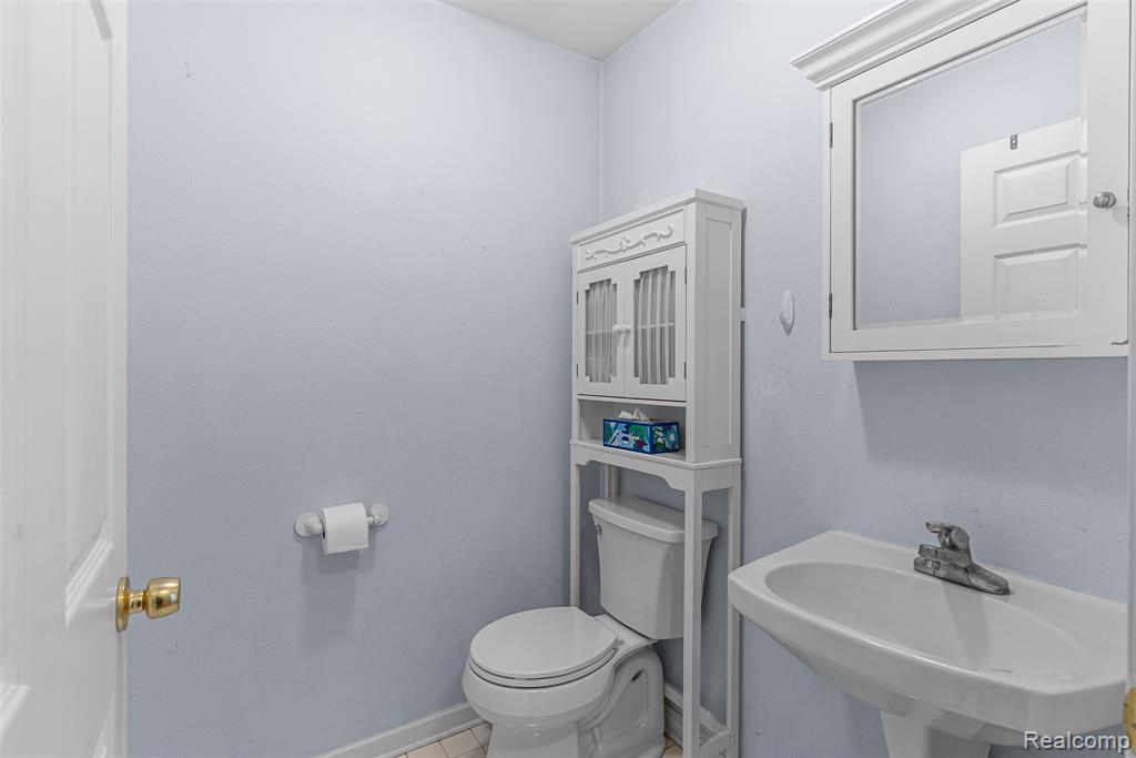 1039 Old Leake Court, 200, Holly, MI 48442 — Photo 18