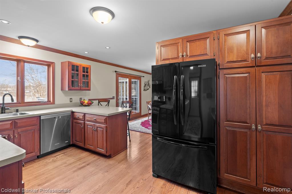 6253 7 MILE Road, South Lyon, MI 48178 — Photo 18