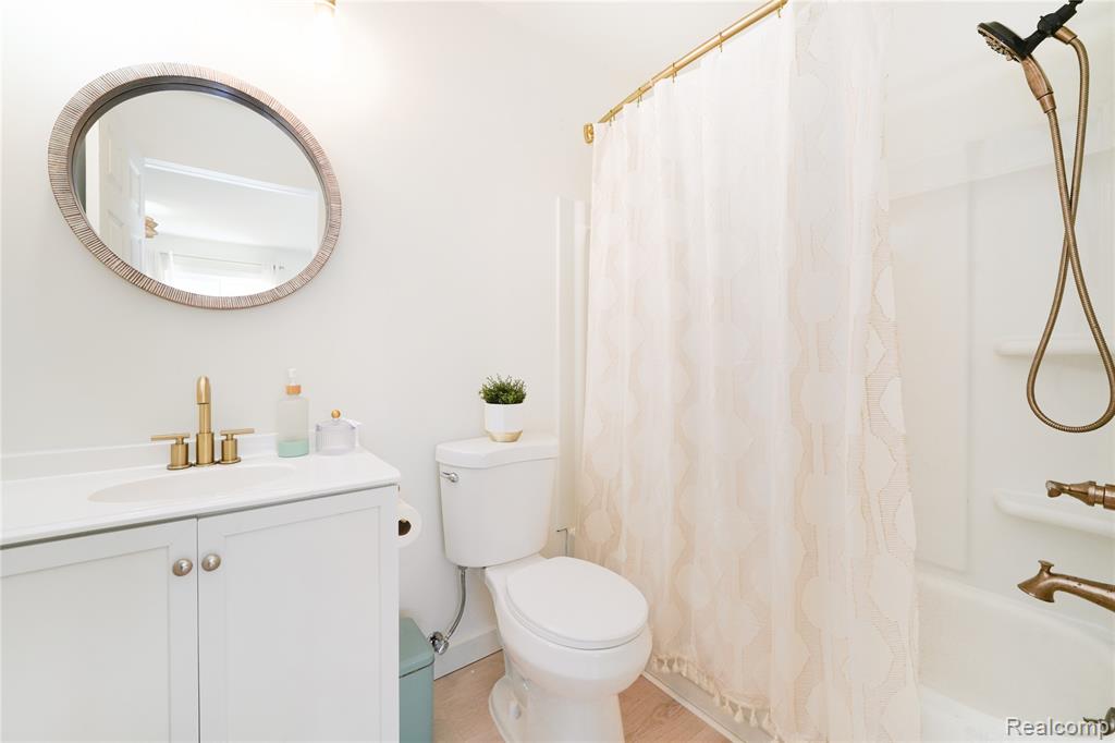 732 N Conklin Road, Lake Orion, MI 48362 — Photo 29