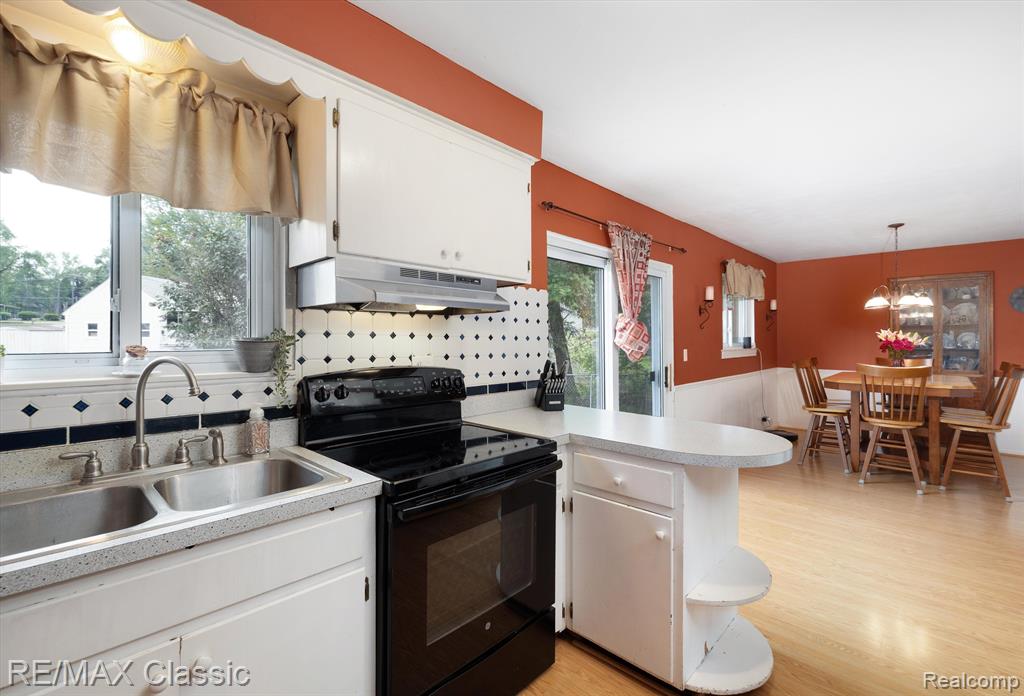 94 CRESCENT LAKE Road, Waterford, MI 48327 — Photo 19