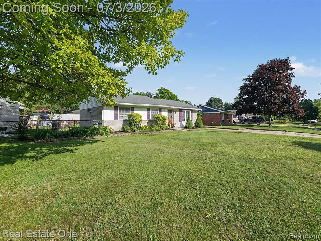 10637 Jackson St, Belleville, MI 48111 — Photo 2