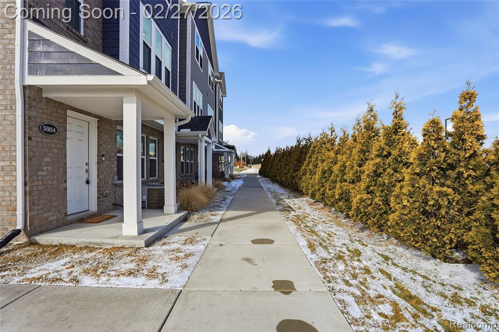 5904 Square Lake Court, Troy, MI 48085 — Photo 5
