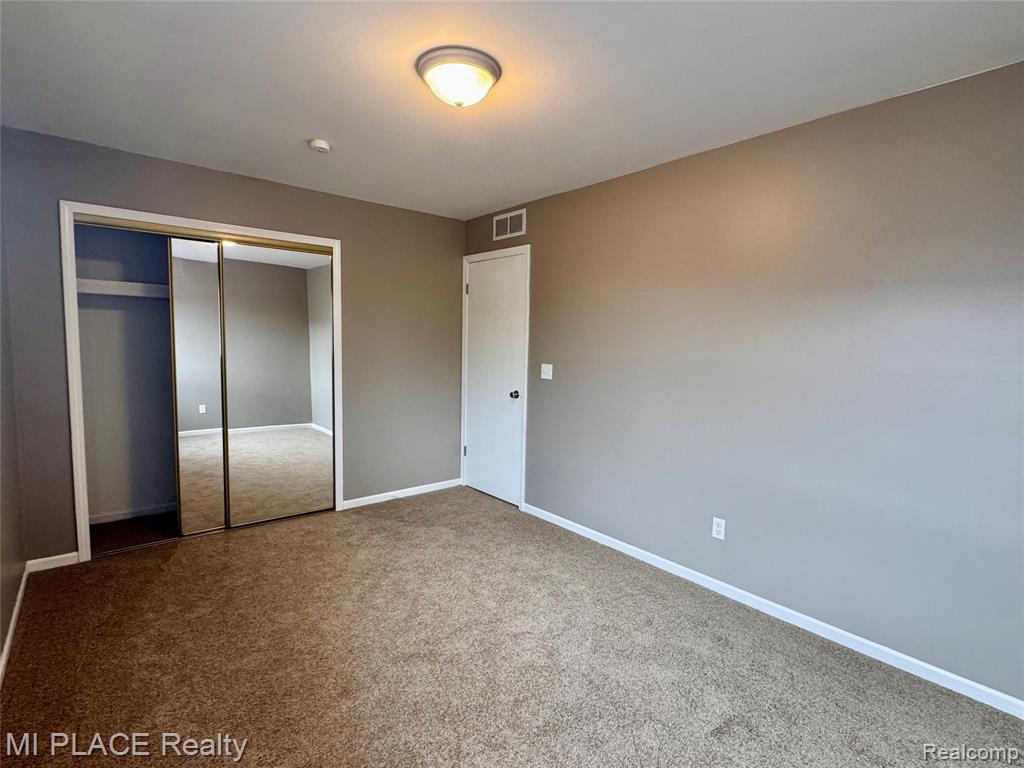 16150 Clarkson Drive, 13, Fraser, MI 48026 — Photo 18