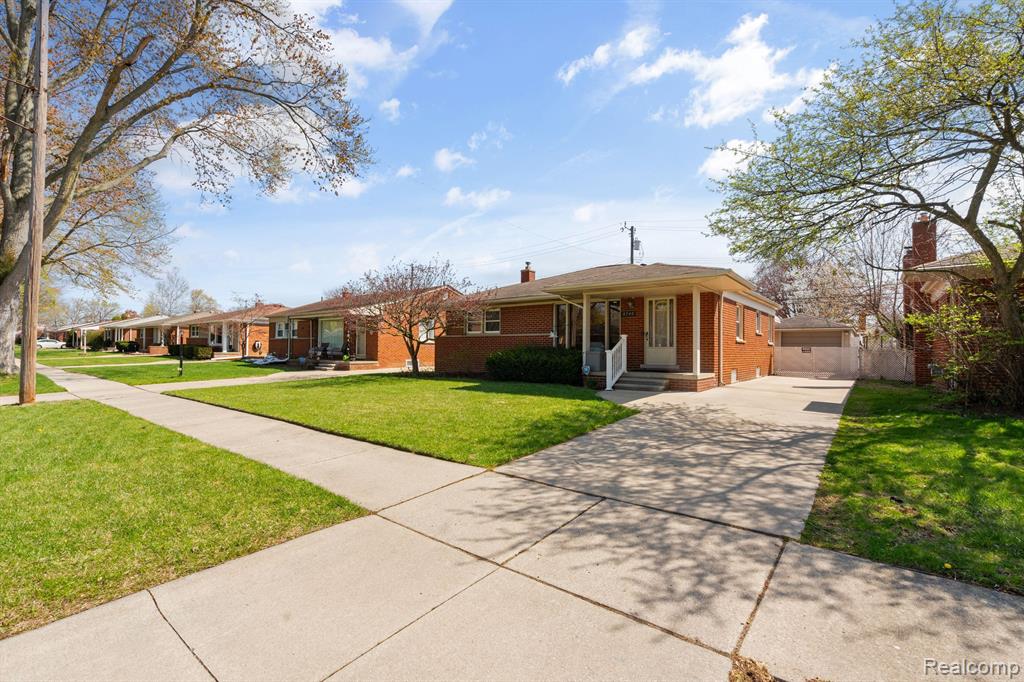 8540 ARNOLD Street, Dearborn Heights, MI 48127 — Photo 5