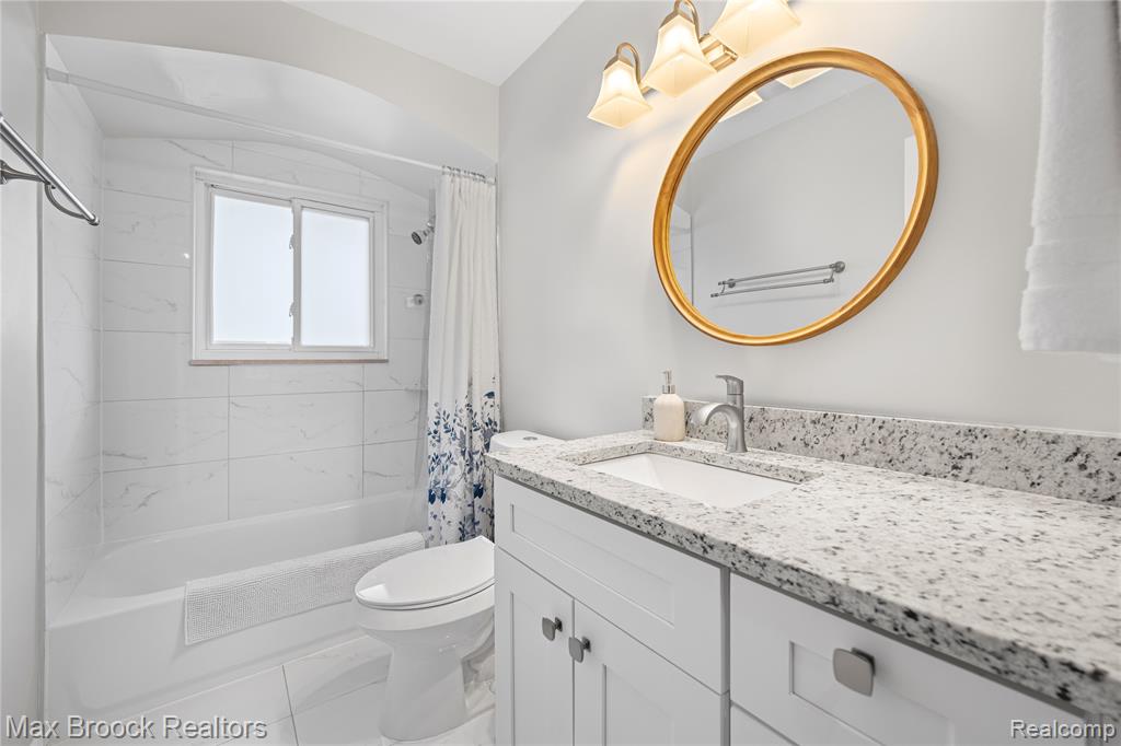 828 W Baker Avenue, Clawson, MI — Photo 24