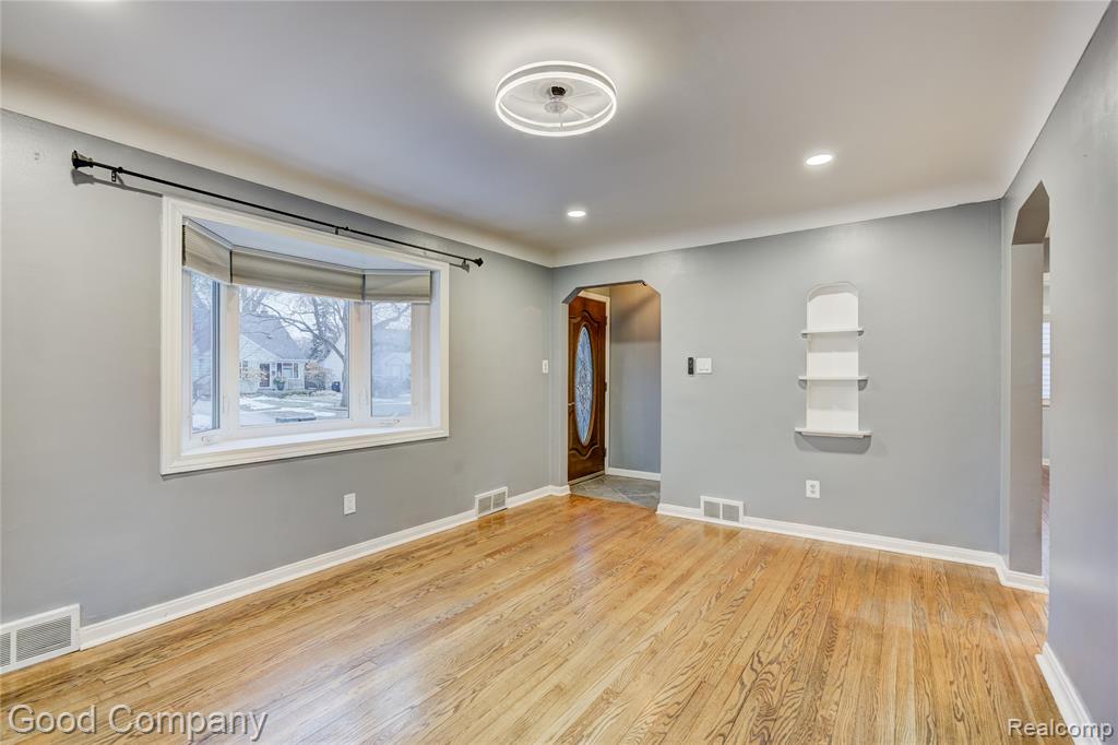 706 N Vermont Avenue, Royal Oak, MI 48067 — Photo 6