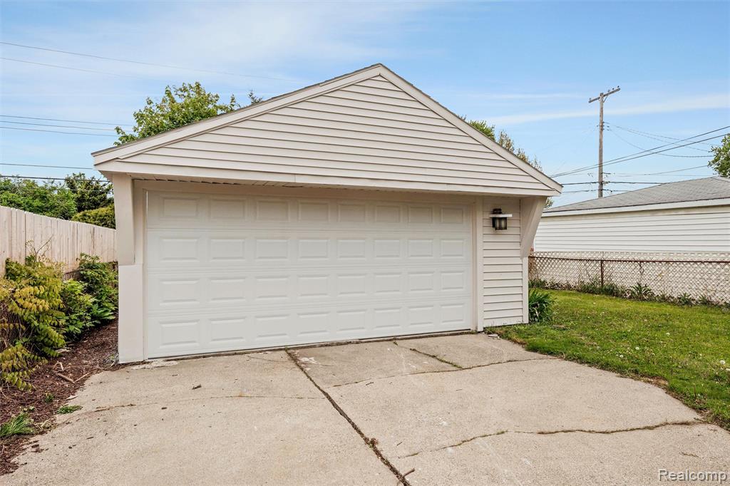27935 Grant Street, Saint Clair Shores, MI 48081 — Photo 26