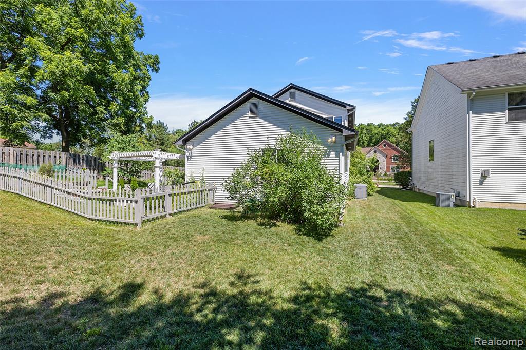 3181 Rabeeh Drive, Auburn Hills, MI 48326 — Photo 47