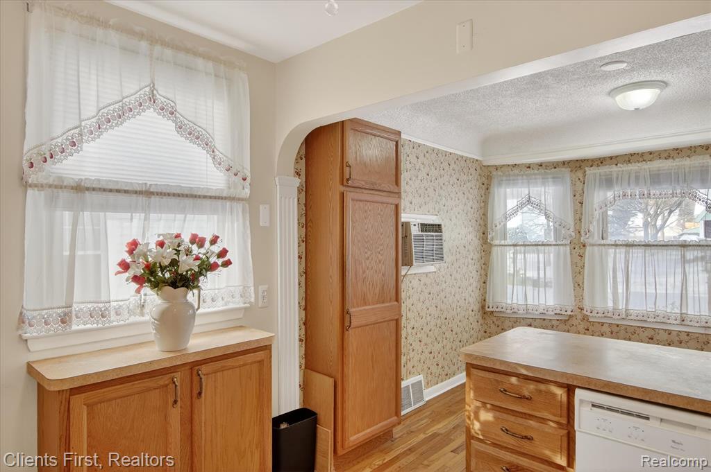 4403 Biddle Street, Wayne, MI 48184 — Photo 13