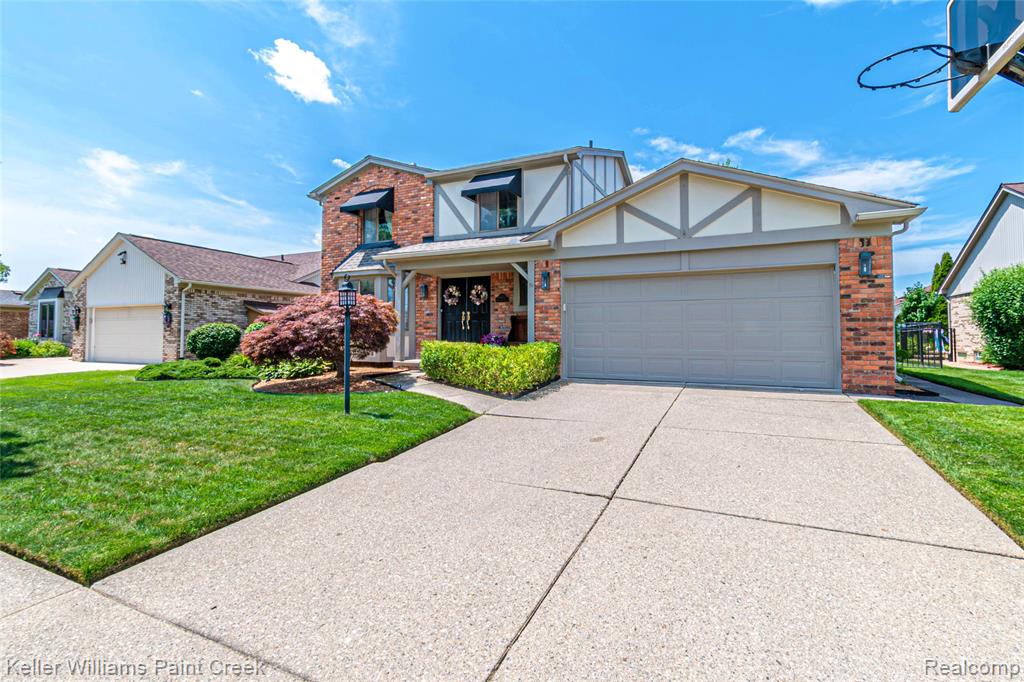 44333 Pentwater Drive, Clinton Twp, MI 48038