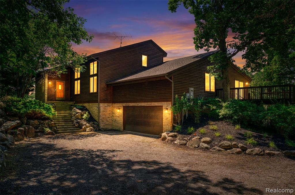 3166 Bigelow Road, Howell, MI 48855