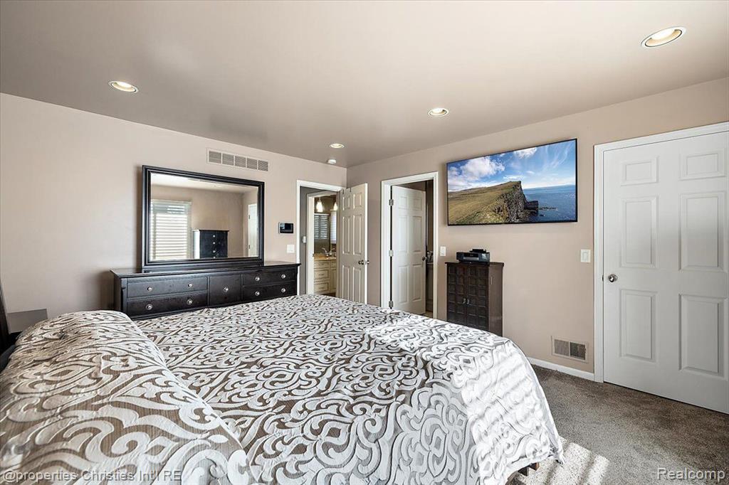 7716 MAPLE Drive, Westland, MI — Photo 18