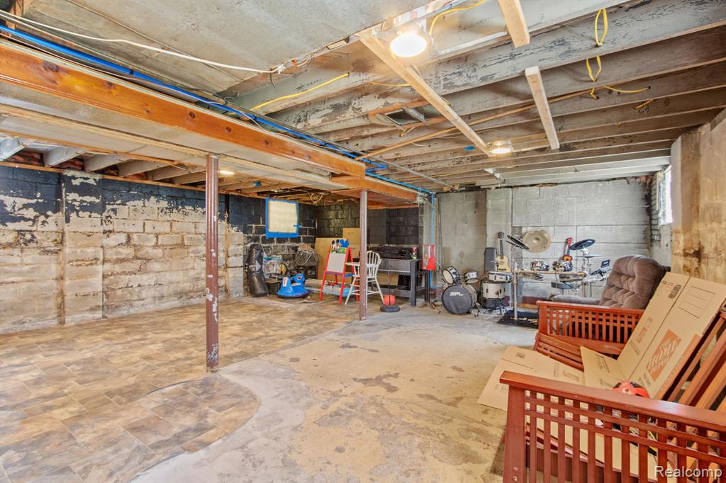 8404 LONGWORTH Street, Detroit, MI 48209 — Photo 16