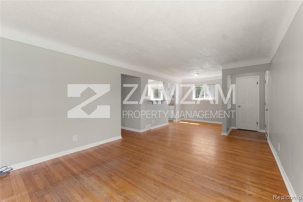 6869 Buhr Street, Hamtramck, MI 48212 — Photo 2
