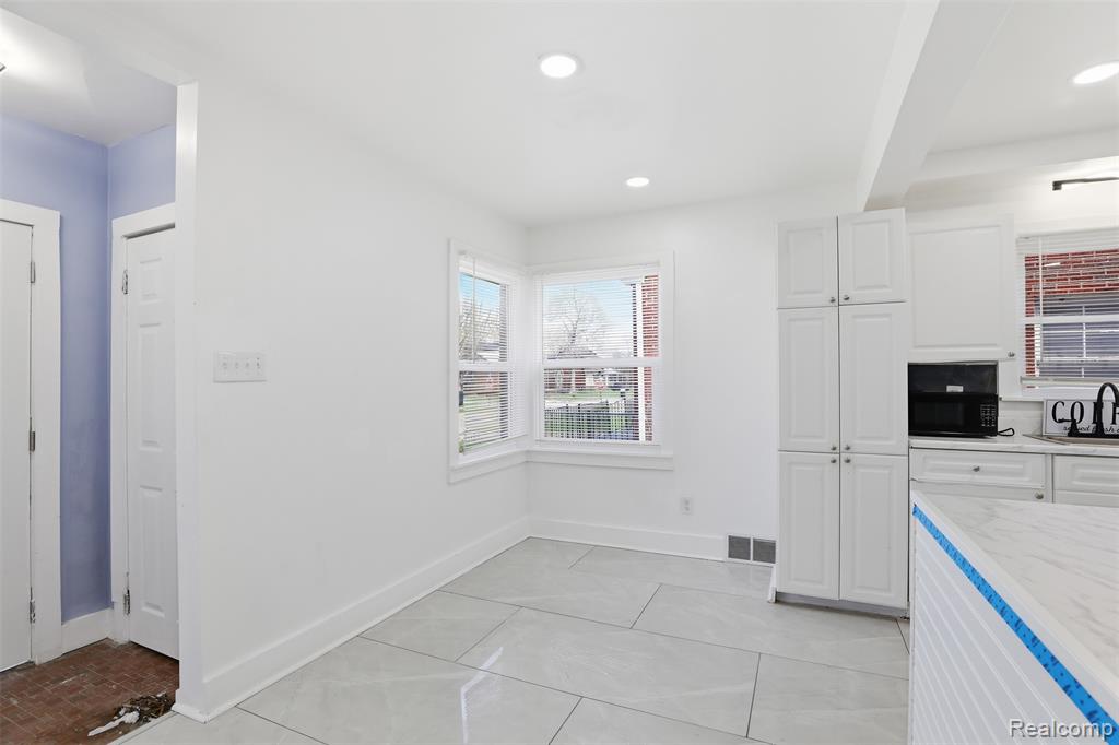 7474 E Robinwood Street, Detroit, MI 48234 — Photo 8