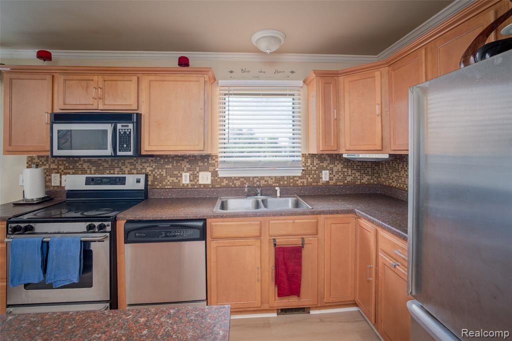 28136 Fortson Lane, Inkster, MI 48141 — Photo 8