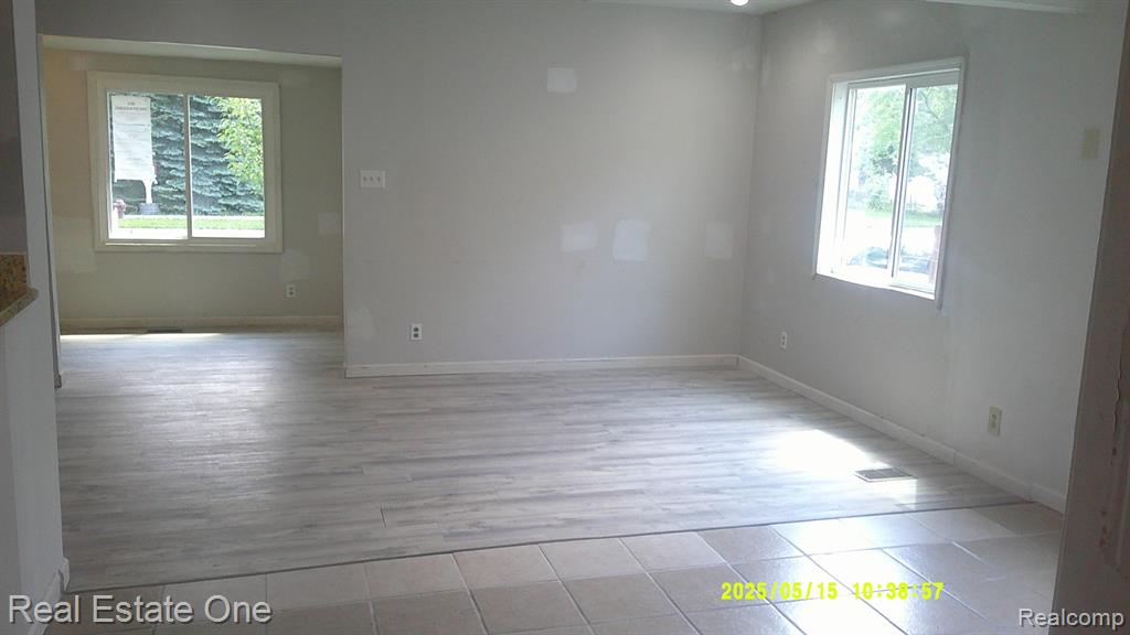 5894 JACKSON Street, Taylor, MI 48180 — Photo 8