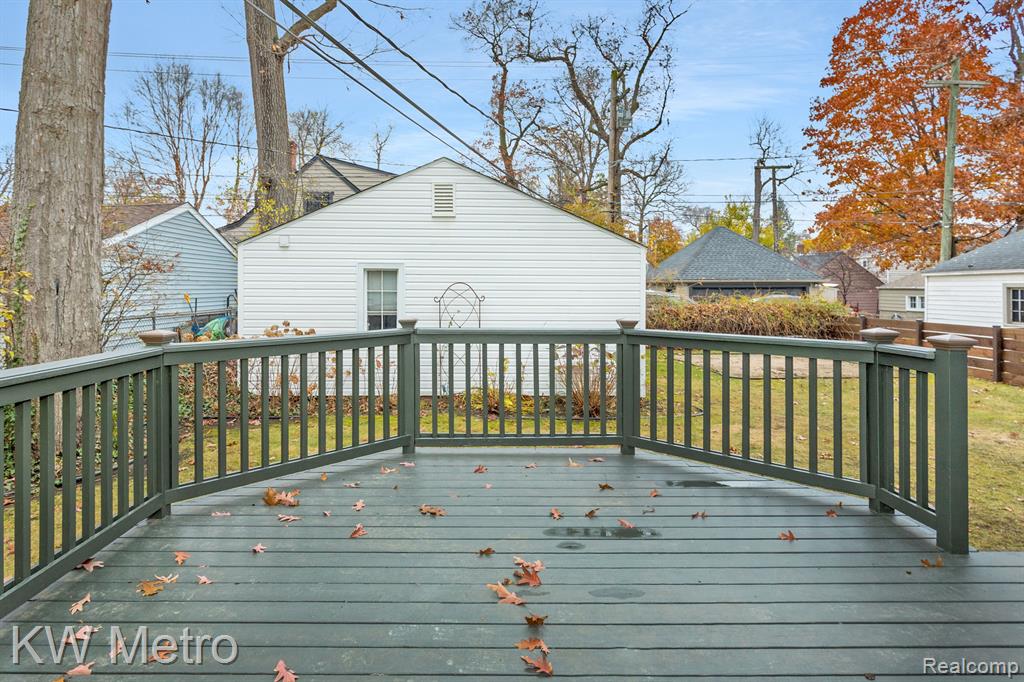 620 CATALPA Drive, Royal Oak, MI 48067 — Photo 33