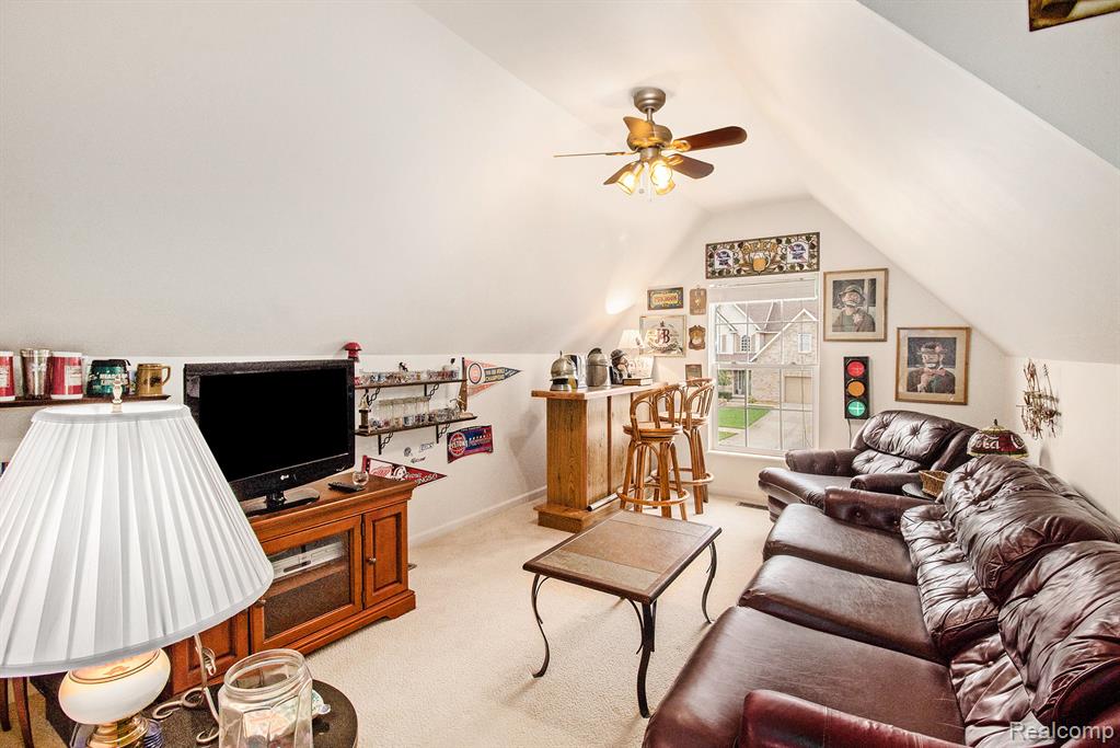 8342 Meadow Creek Drive, Goodrich Vlg, MI — Photo 13