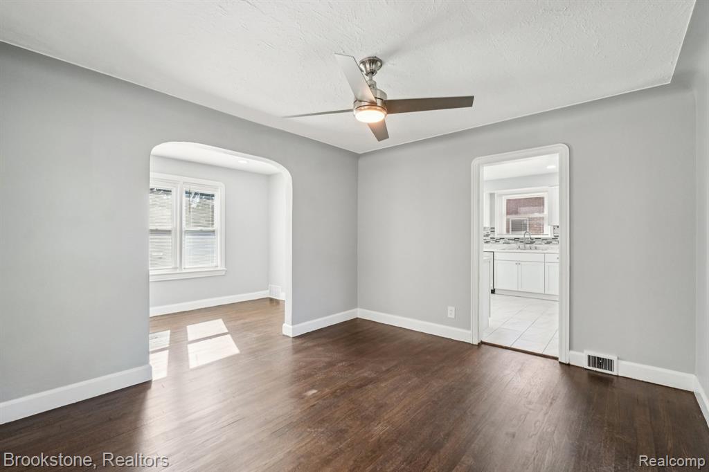 13380 Kilbourne Street, Detroit, MI 48213 — Photo 8