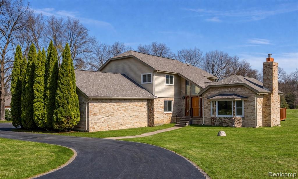 3105 Hickory Ridge Drive, Ortonville, MI 48462
