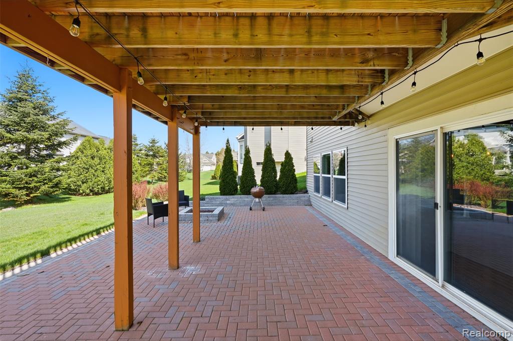 58 Blackberry Drive, White Lake, MI — Photo 32