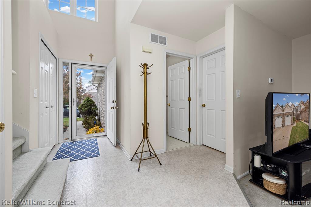 882 Natures Cove Court, Wixom, MI 48393 — Photo 5