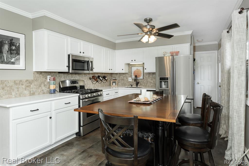 495 GLENN Court, Lake Orion, MI 48362 — Photo 9