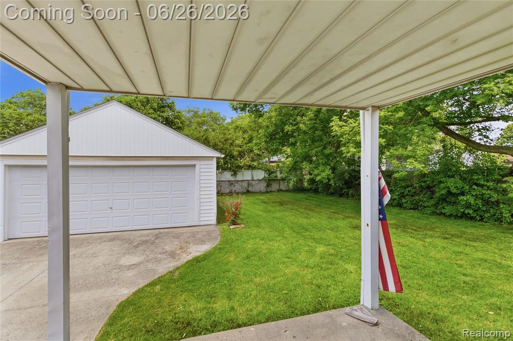 24671 Kenosha Street, Oak Park, MI 48237 — Photo 27