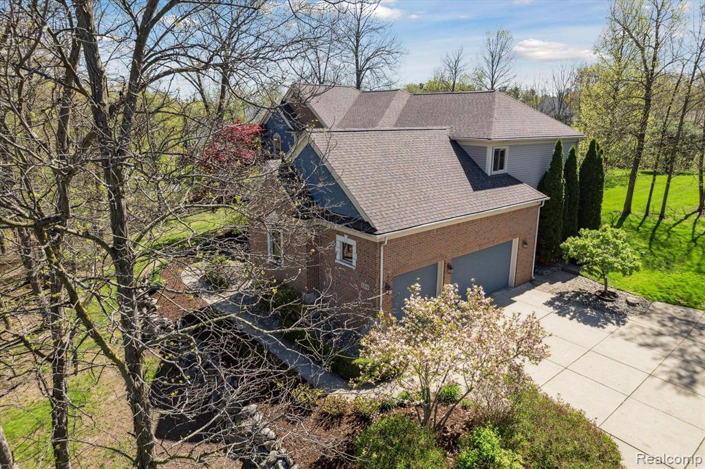 8504 Riverwalk Drive, Fenton, MI 48430 — Photo 3