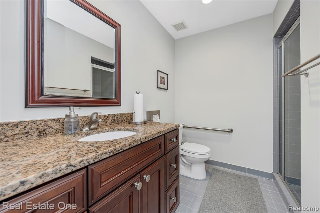 4261 Lakeridge Court, Bloomfield Hills, MI 48302 — Photo 56