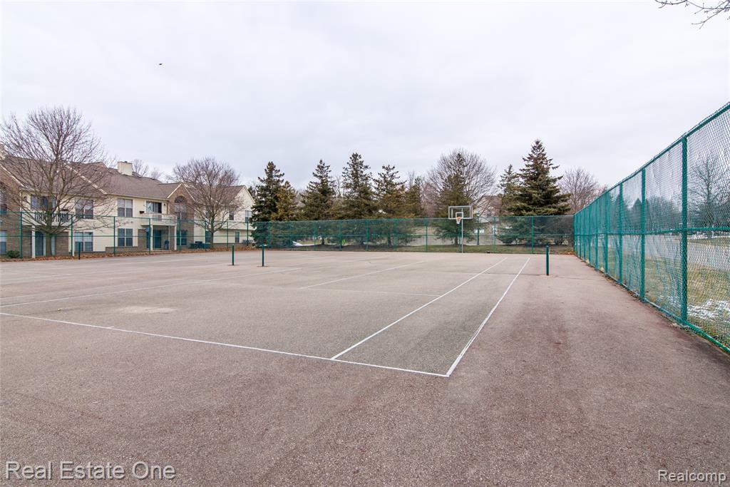 245 Brookwood Drive, 16, South Lyon, MI 48178 — Photo 19