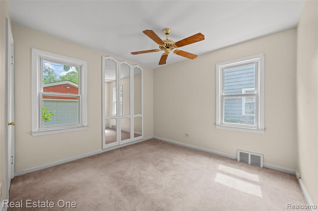 816 N Kenwood Avenue, Royal Oak, MI 48067 — Photo 21