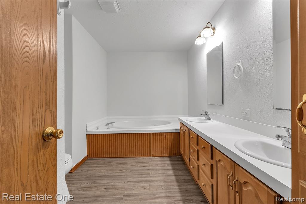 72021 Romeo Plank Road, Armada, MI — Photo 40