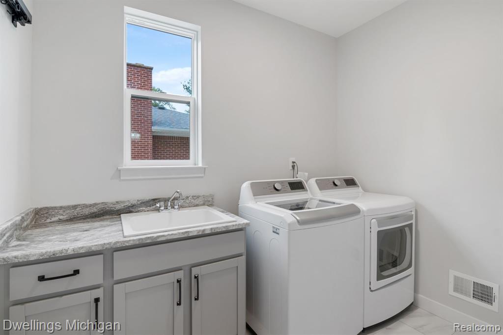 15566 PORTIS Street, Plymouth, MI 48170 — Photo 13