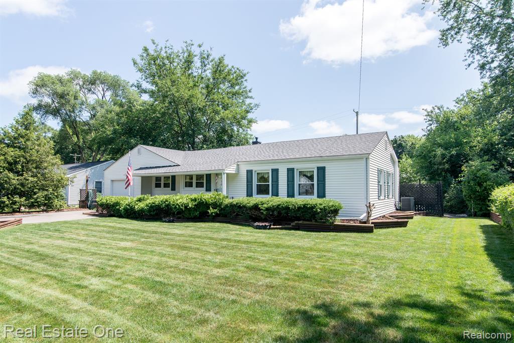 4049 MEIGS Avenue, Waterford, MI 48329 — Photo 23