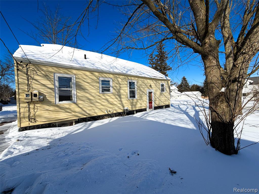 330 N Hanselman Street, Bad Axe, MI 48413 — Photo 2
