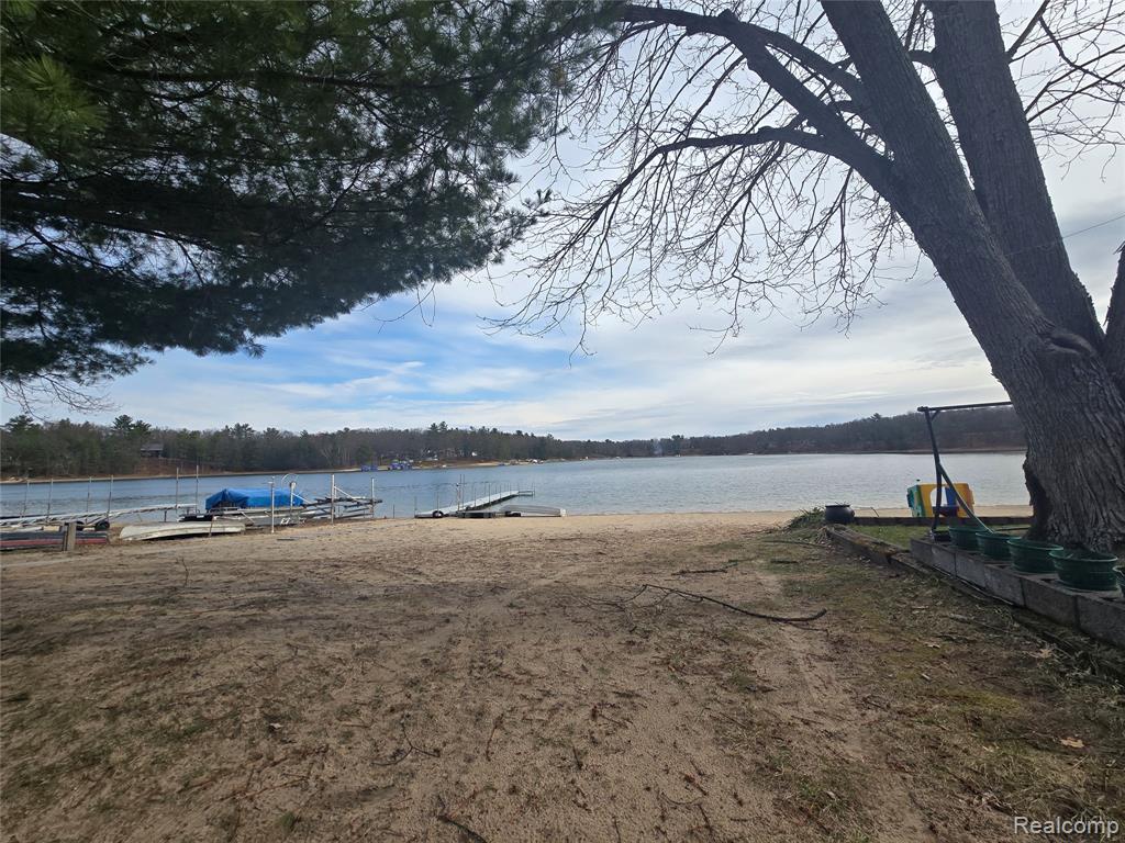 9027 S Lost Pine Avenue, Baldwin, MI 49304 — Photo 2