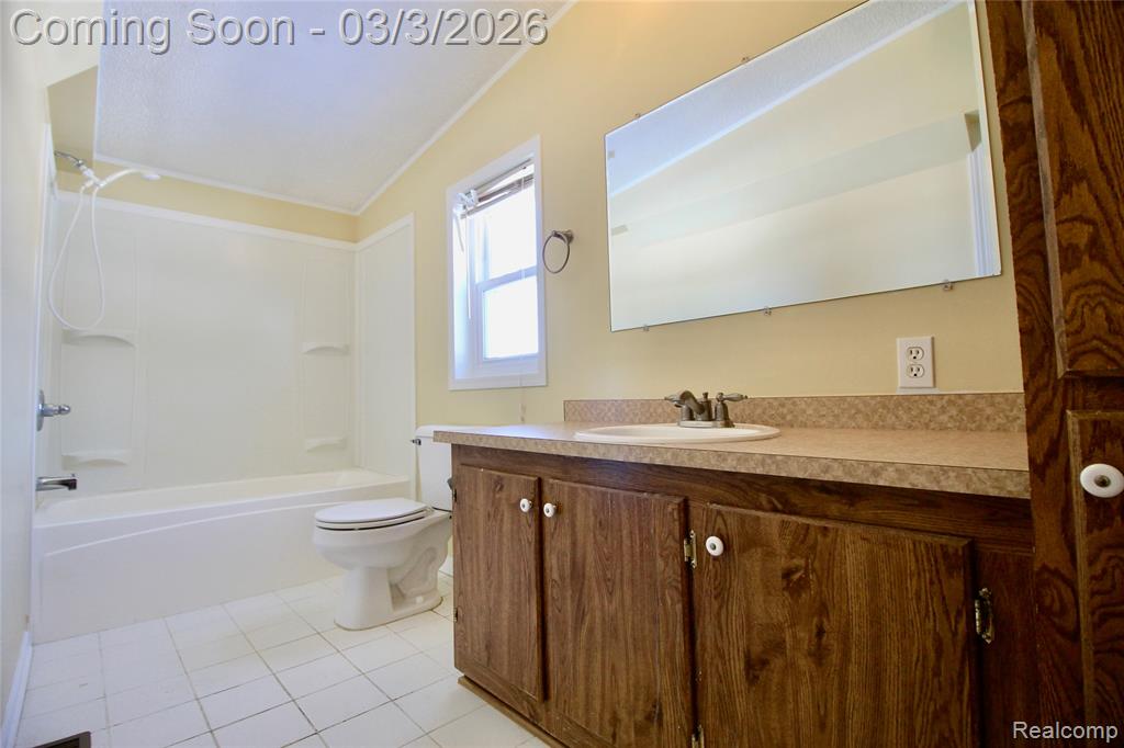 11250 S New Lothrop Road, Durand, MI 48429 — Photo 8