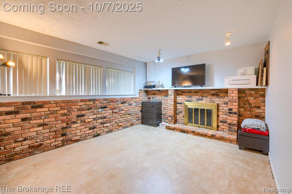 4950 Iroquois Boulevard, Clarkston, MI 48348 — Photo 27