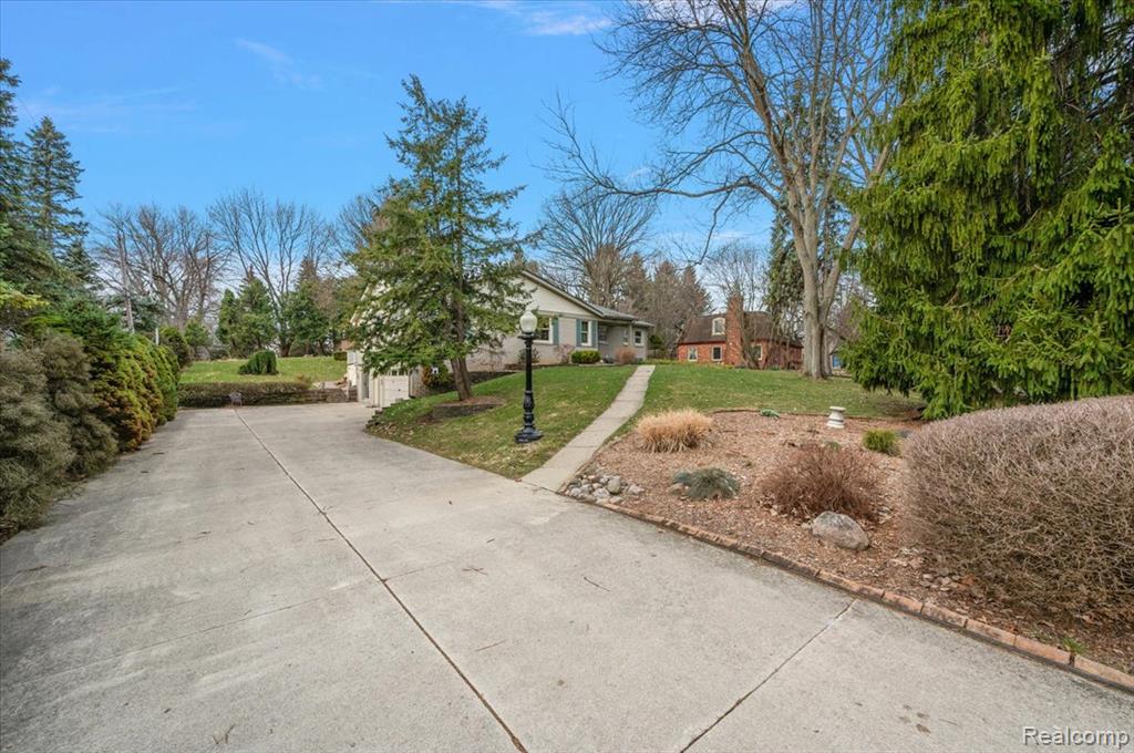 847 Leinster Road, Rochester Hills, MI 48309 — Photo 11