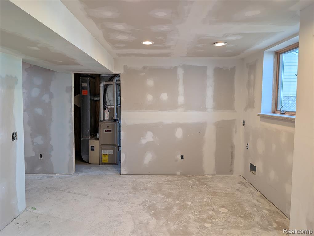 909 Hilldale Drive, Royal Oak, MI 48067 — Photo 32