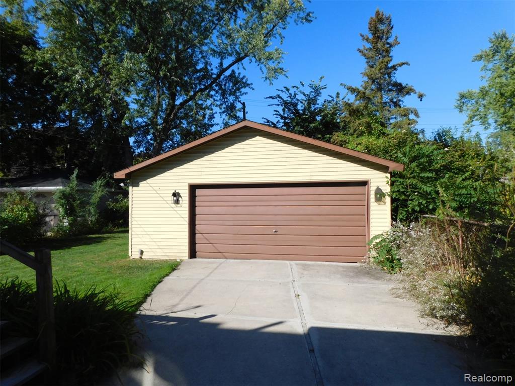 408 S CHOCOLAY Avenue, Clawson, MI — Photo 2